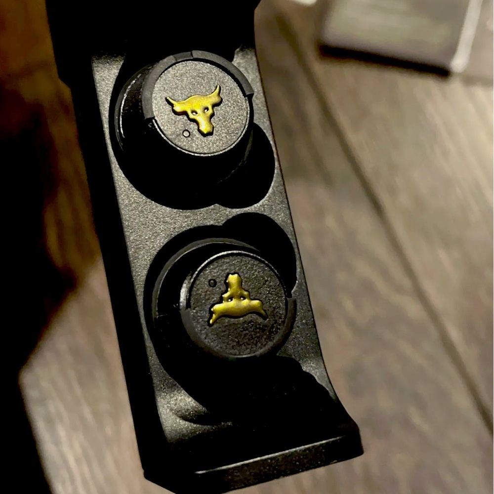 Project Rock Black Gold True Wireless Earphones JBL 💥Brand New💥